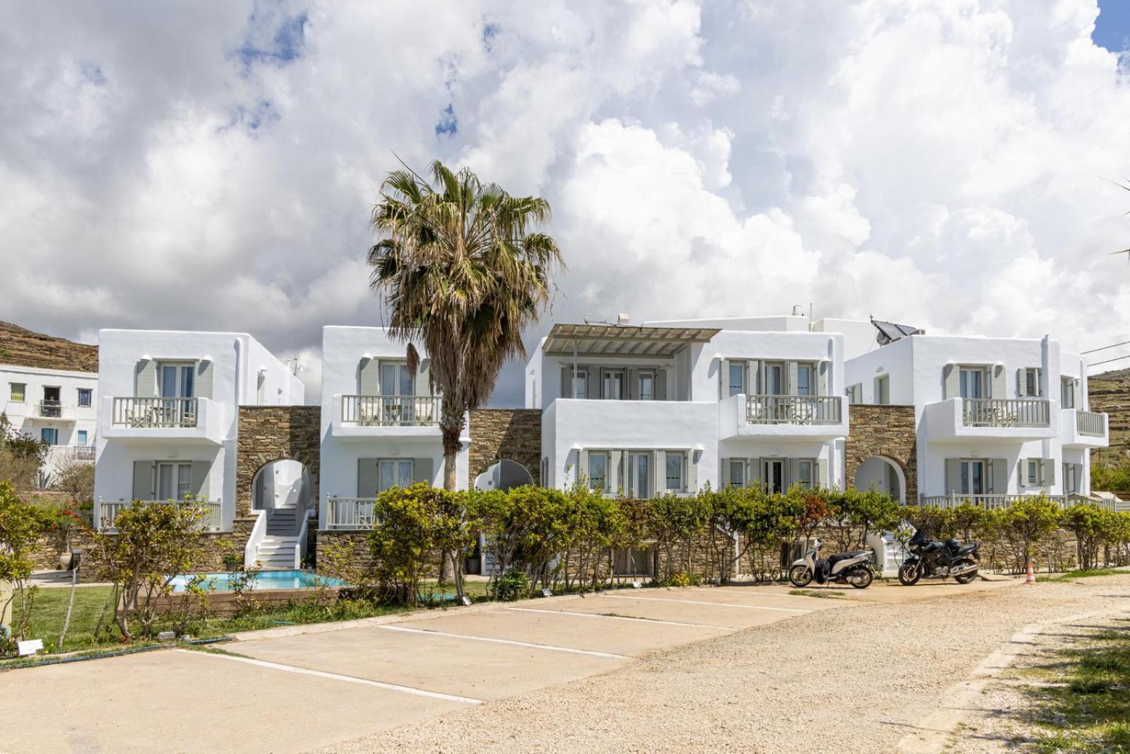 Soulmate'S Suites Tinos Kionia Exterior photo